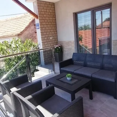 Modern Penthouse Ivan With Rooftop Swimming Pool And Jacuzzi