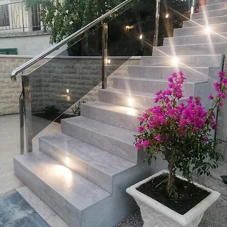 Modern Penthouse Ivan With Rooftop Swimming Pool And Jacuzzi Apartman