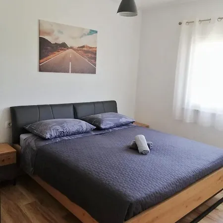 Apartmán Modern Penthouse Ivan With Rooftop Swimming Pool And Jacuzzi *