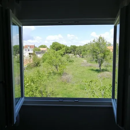 Apartman Modern Penthouse Ivan With Rooftop Swimming Pool And Jacuzzi Drinovci