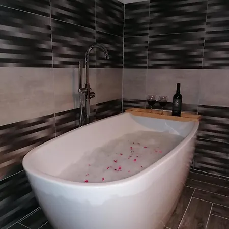 Modern Penthouse Ivan With Rooftop Swimming Pool And Jacuzzi *