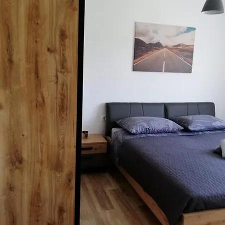 Modern Penthouse Ivan With Rooftop Swimming Pool And Jacuzzi Apartman