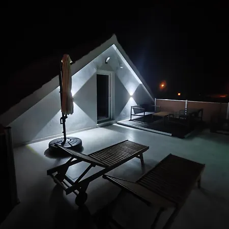 Apartmán Modern Penthouse Ivan With Rooftop Swimming Pool And Jacuzzi Drinovci