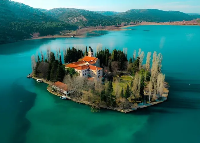 Modern Penthouse Ivan With Rooftop Swimming Pool And Jacuzzi *