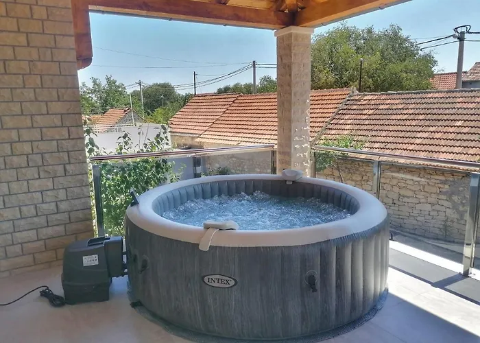 Modern Penthouse Ivan With Rooftop Swimming Pool And Jacuzzi Drinovci