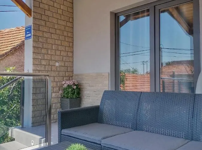 Apartamento Modern Penthouse Ivan With Rooftop Swimming Pool And Jacuzzi *