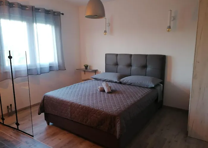 Modern Penthouse Ivan With Rooftop Swimming Pool And Jacuzzi * Drinovci