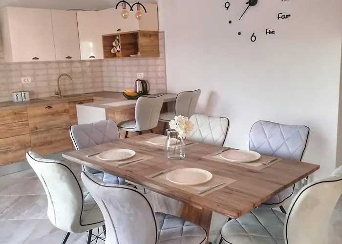 Apartamento Modern Penthouse Ivan With Rooftop Swimming Pool And Jacuzzi *