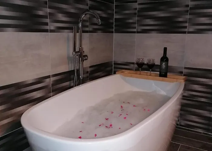 Modern Penthouse Ivan With Rooftop Swimming Pool And Jacuzzi *